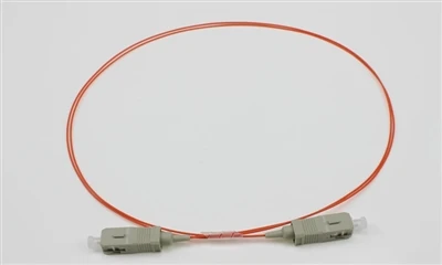 A estrutura e a classificação do jumper de fibra óptica são descritas em deta...
