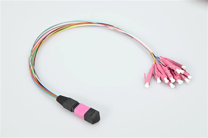 Patch cords de fibra Mpo-lc de 12 núcleos OM4